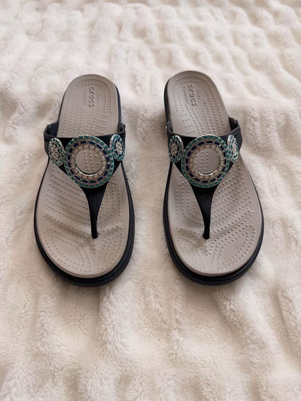 Crocs Sanrah Diamante Embellished Wedge Flip Flop Sandals Black/Turquoise Women'